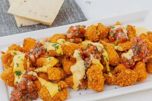 Chicken Popcorn with Cheese Sauce